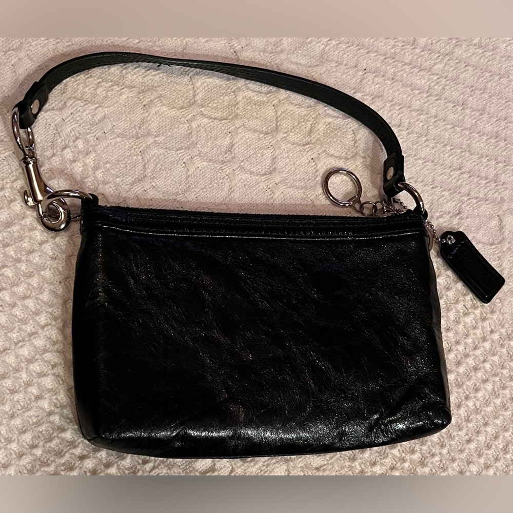 Coach Poppy black patent leather mini bag wristlet clutch EUC - Picture 3 of 8